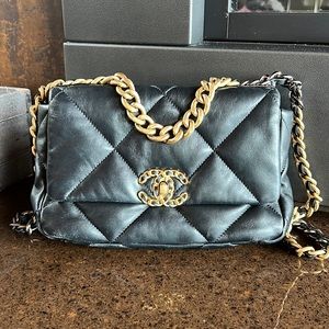 Chanel 19 lamb skin